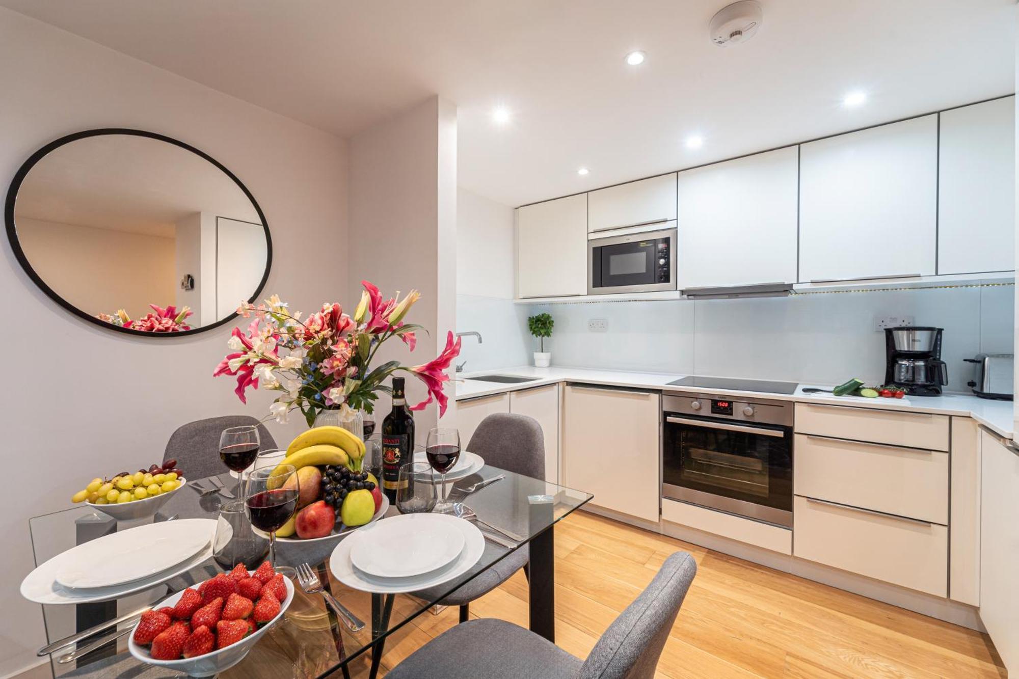 Fleet Street Apartment *
